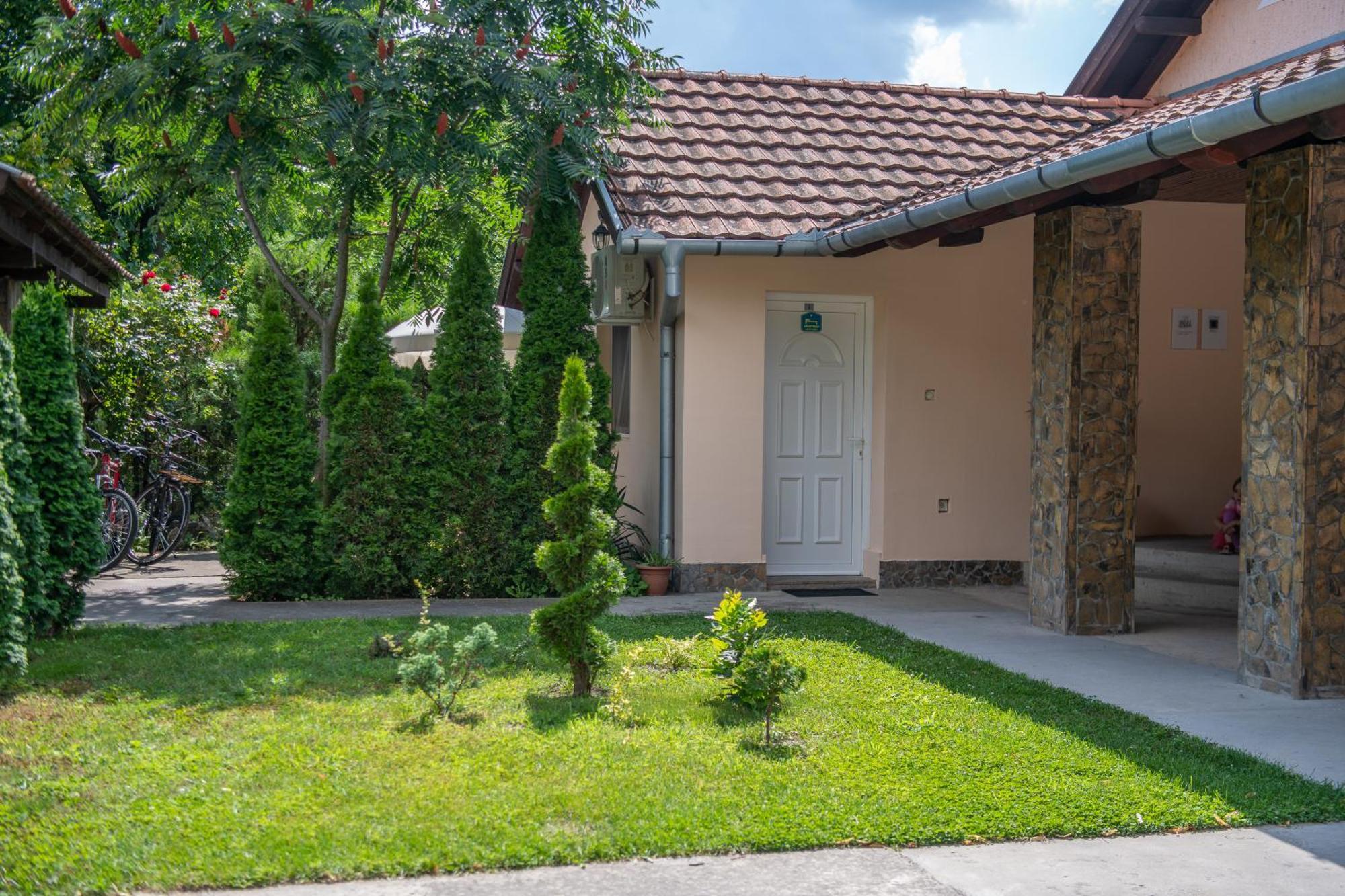 Palić Guesthouse Kristina מראה חיצוני תמונה
