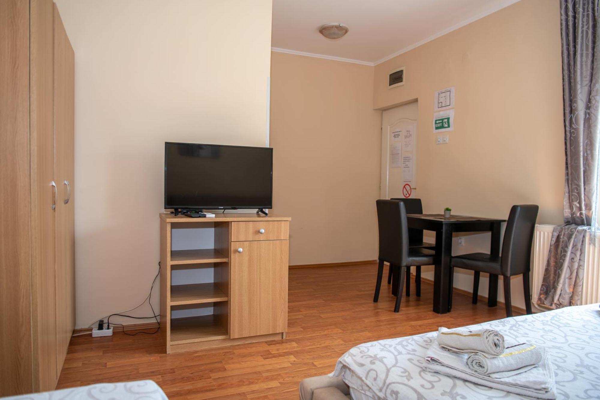 Palić Guesthouse Kristina מראה חיצוני תמונה