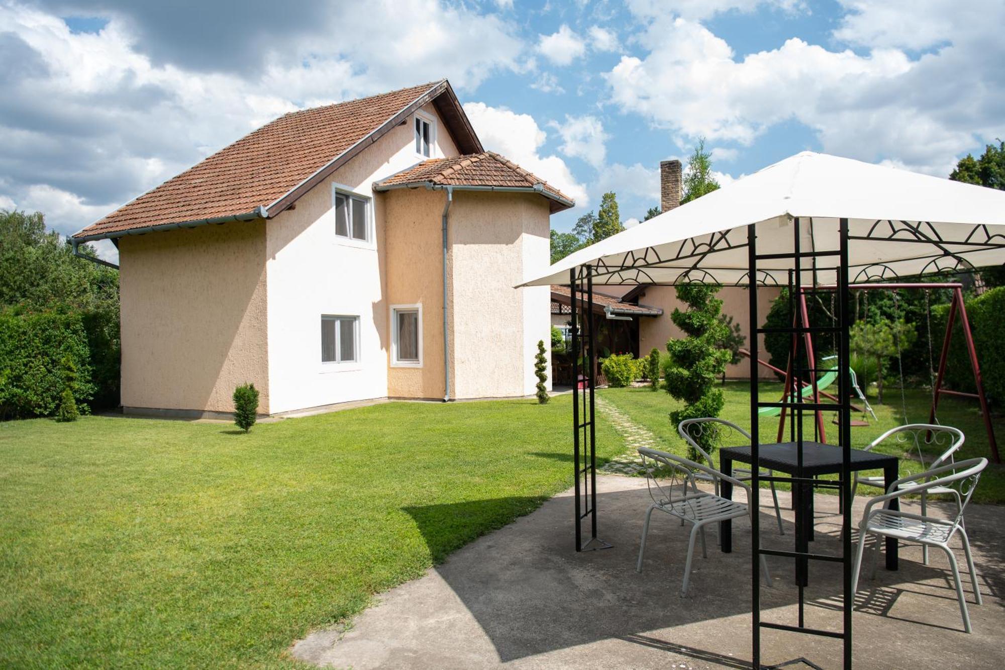 Palić Guesthouse Kristina מראה חיצוני תמונה